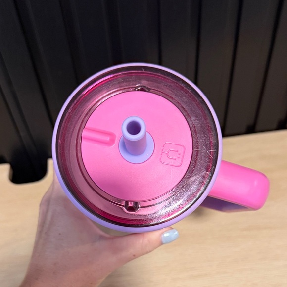 BrüMate Pink and Purple Tumbler 40oz - Picture 4 of 7